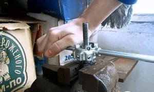 Плашка для нарізування різьблення - чим можуть відрізнятися ці кільця відео (можуть) Плашка для нарізування різьблення - чим можуть відрізнятися ці кільця відео