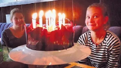 Шанувальники сподіваються, що доньці Кончаловського і висоцької скоро стане краще, rsute