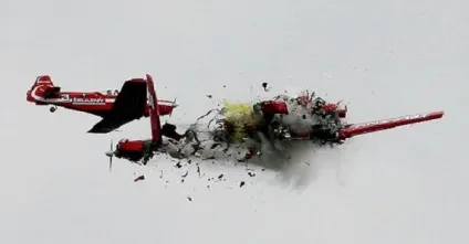 Після клацання фотоапарата їх не стало 20 вражаючих знімків за мить до смерті, чорт забирай (стало) Після клацання фотоапарата їх не стало 20 вражаючих знімків за мить до смерті, чорт забирай