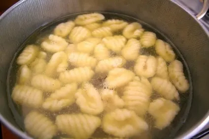 Рецепт картопляні ньокі (gnocchi di patate), крок за кроком, з фото (картопляні) Рецепт картопляні ньокі (gnocchi di patate), крок за кроком, з фото