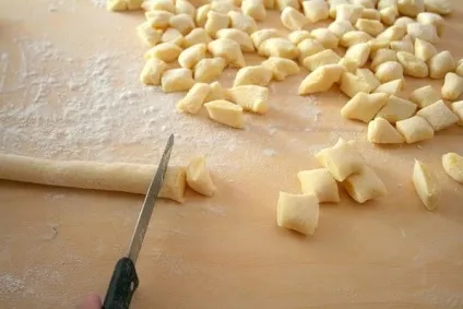 Рецепт картопляні ньокі (gnocchi di patate), крок за кроком, з фото (сіль) Рецепт картопляні ньокі (gnocchi di patate), крок за кроком, з фото