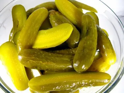Солоні огірки в банках, як бочкові, на зиму (солоні) Солоні огірки в банках, як бочкові, на зиму