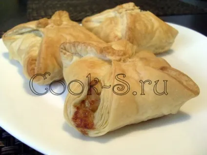Слойки з куркою і грибами - покроковий рецепт з фото, випічка (слойки з куркою і грибами рецепт) Слойки з куркою і грибами - покроковий рецепт з фото, випічка