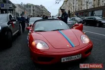 Учасники дагестанського весільного кортежу відкрили стрілянину по перехожих у центрі Москви учасники