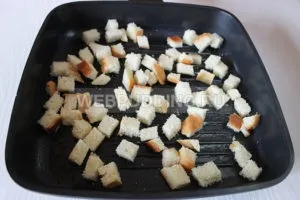 Сухарики на сковороді з часником, як приготувати на (сковороді) Сухарики на сковороді з часником, як приготувати на