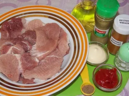 Свинина з картоплею під сиром в духовці (свинина) Свинина з картоплею під сиром в духовці
