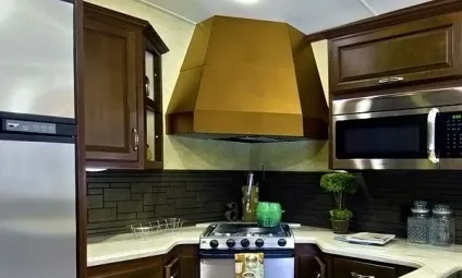 Витяжки для кухні з відведенням в вентиляцію