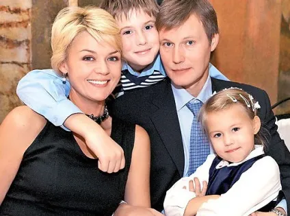 Актриса Юлія Меньшова біографія, особисте життя, сім'я, чоловік, діти (Меньшова) Актриса Юлія Меньшова біографія, особисте життя, сім'я, чоловік, діти