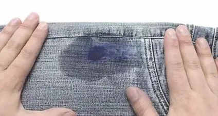 Швидкі способи виведення плям від ручки з джинсів (способи) Швидкі способи виведення плям від ручки з джинсів
