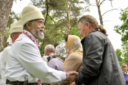 Що марійці просять у дерев в священному гаю - таємниці релігій - новини (просять) Що марійці просять у дерев в священному гаю - таємниці релігій - новини