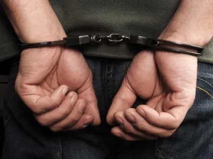Що означають статті 144 упк Україна і 145 упк рф
