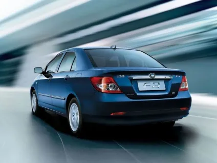Що за машина byd f3
