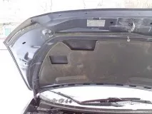 Установка гумових ущільнювачів під капотом ущільнювачів