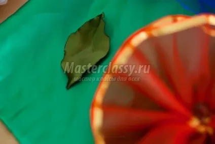 Квіткова галявина з капронових стрічок (квіткова) Квіткова галявина з капронових стрічок