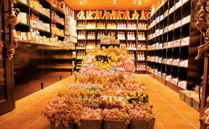 Дизайн дитячого магазину одягу та взуття, так само інтер'єр кафе для дітей (магазину) Дизайн дитячого магазину одягу та взуття, так само інтер'єр кафе для дітей