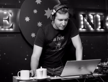 Dj gad - вміння танцювати ді-джею не обов'язково (dj gad) Dj gad - вміння танцювати ді-джею не обов'язково
