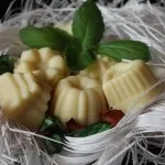 Домашні бальзами для губ
