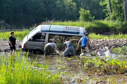 До Атиш на машині