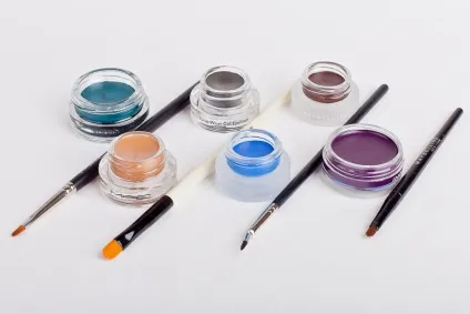 Гелева підводка для очей відгуки і Свотч, beauty insider (кольорові стрілки) Гелева підводка для очей відгуки і Свотч, beauty insider