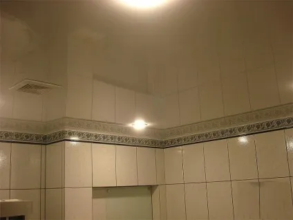 Глянцевий натяжна стеля у ванній (глянцевий) Глянцевий натяжна стеля у ванній