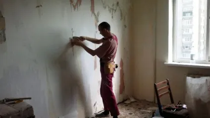 Грунтовка стін перед наклеюванням шпалер, фото і відео інструкція (витрата) Грунтовка стін перед наклеюванням шпалер, фото і відео інструкція