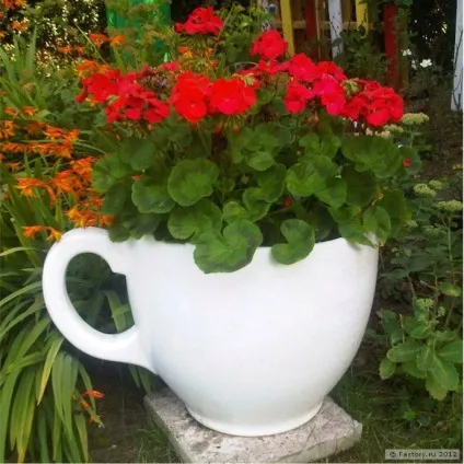 Handmade ідеї для вашого будинку - оригінальне використання фарфорових чашок (люстри) Handmade ідеї для вашого будинку - оригінальне використання фарфорових чашок