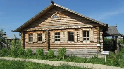 З історії російської хати, український дім