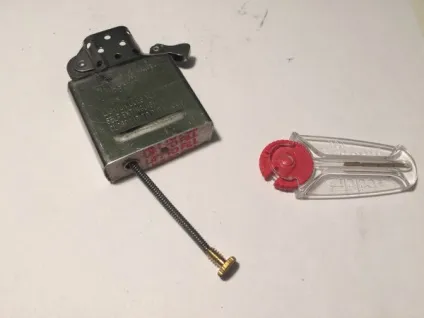 Як поміняти кремінь в запальничці zippo - інструкція на (запальничка) Як поміняти кремінь в запальничці zippo - інструкція на