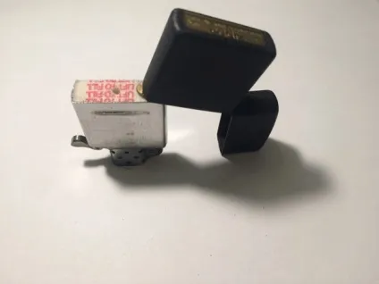 Як поміняти кремінь в запальничці zippo - інструкція на (кремінь) Як поміняти кремінь в запальничці zippo - інструкція на