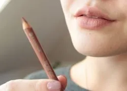 Як правильно вибирати помаду і об'ємно фарбувати тонкі губи (правильно) Як правильно вибирати помаду і об'ємно фарбувати тонкі губи
