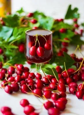 Як приготувати настоянку глоду в домашніх умовах