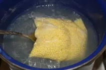 Смачні пшоняні оладки з яйцем і розпушувачем тіста.приготувати оладки з пшоняної каші, яйцем