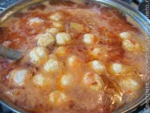 Смачний борщ з курячими фрикадельками. борщ