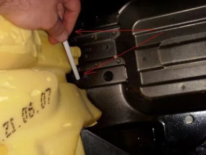Як зняти обшивку сидінь на ford fiesta mk6 своїми руками (зняти обшивку сидінь фієста) Як зняти обшивку сидінь на ford fiesta mk6 своїми руками