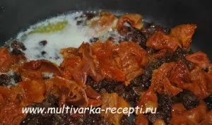 Картопля з кабачками в мультиварці