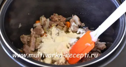 Картопля з кабачками в мультиварці