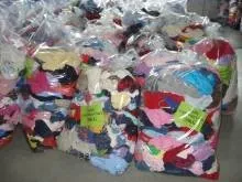 Що таке second hand і одяг stock
