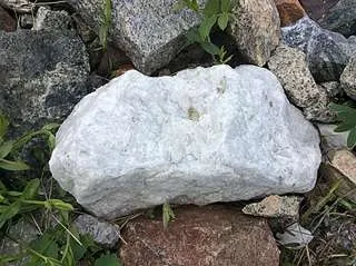 Що за камінь Байкалі популярне зброю