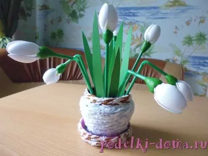 Квіти з ложок (нитки білого блакитного) Квіти з ложок