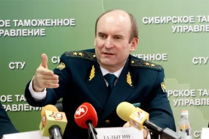 Та не розкриваємо ми посилки! І не розглядаємо ваші речі! »(Посилки) Та не розкриваємо ми посилки! І не розглядаємо ваші речі! »