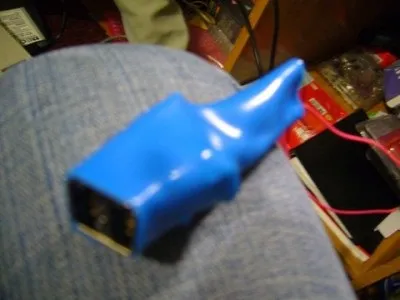 Робимо usb-розетку в авто своїми руками, вироби для авто (лінійний стабілізатор напруги LM7805) Робимо usb-розетку в авто своїми руками, вироби для авто