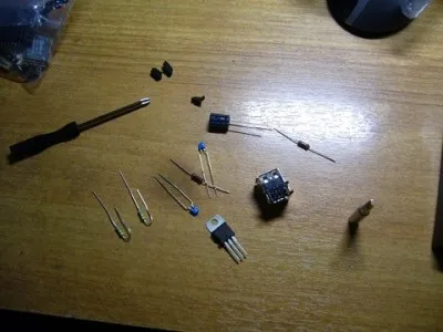 Робимо usb-розетку в авто своїми руками, вироби для авто (лінійний стабілізатор напруги) Робимо usb-розетку в авто своїми руками, вироби для авто