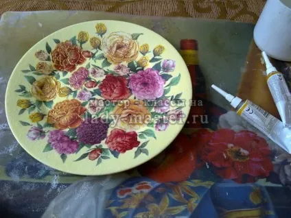 Декупаж тарілки в стилі Шеббі - шик, майстер - клас з фото, покроково (покроково) Декупаж тарілки в стилі Шеббі - шик, майстер - клас з фото, покроково