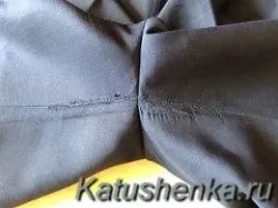 Дірка на брюках