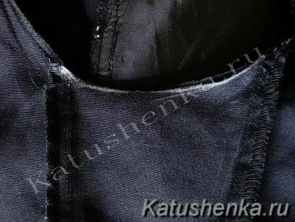 Дірка на брюках