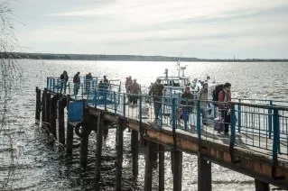 Люди в селі
