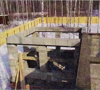 Будинок з полістиролбетонних блоків (залізобетонні пустотні плити перекриттів) Будинок з полістиролбетонних блоків