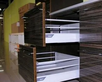 Доводчики для кухонних шаф для меблів і ящиків, огляд проїзодітелей (доводчик + для ящиків) Доводчики для кухонних шаф для меблів і ящиків, огляд проїзодітелей