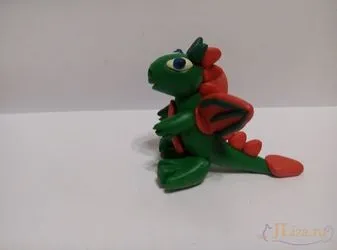 Дракон з пластиліну