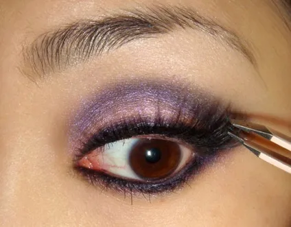 Фіолетовий макіяж для карих очей